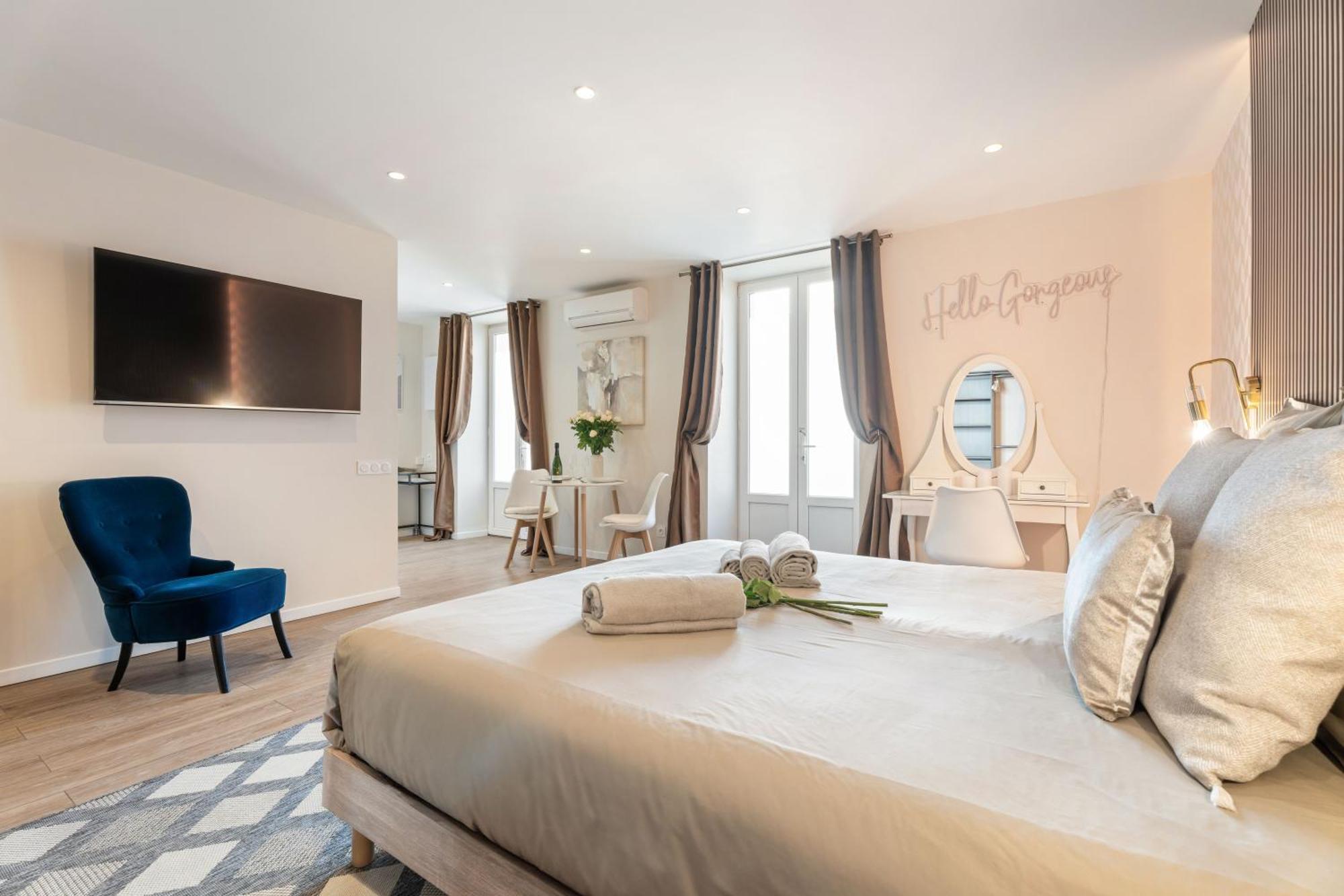 Nice Renting - Love Room Massena - Luxe Room - Jacuzzi - Terrace - King Bed - Ac 外观 照片