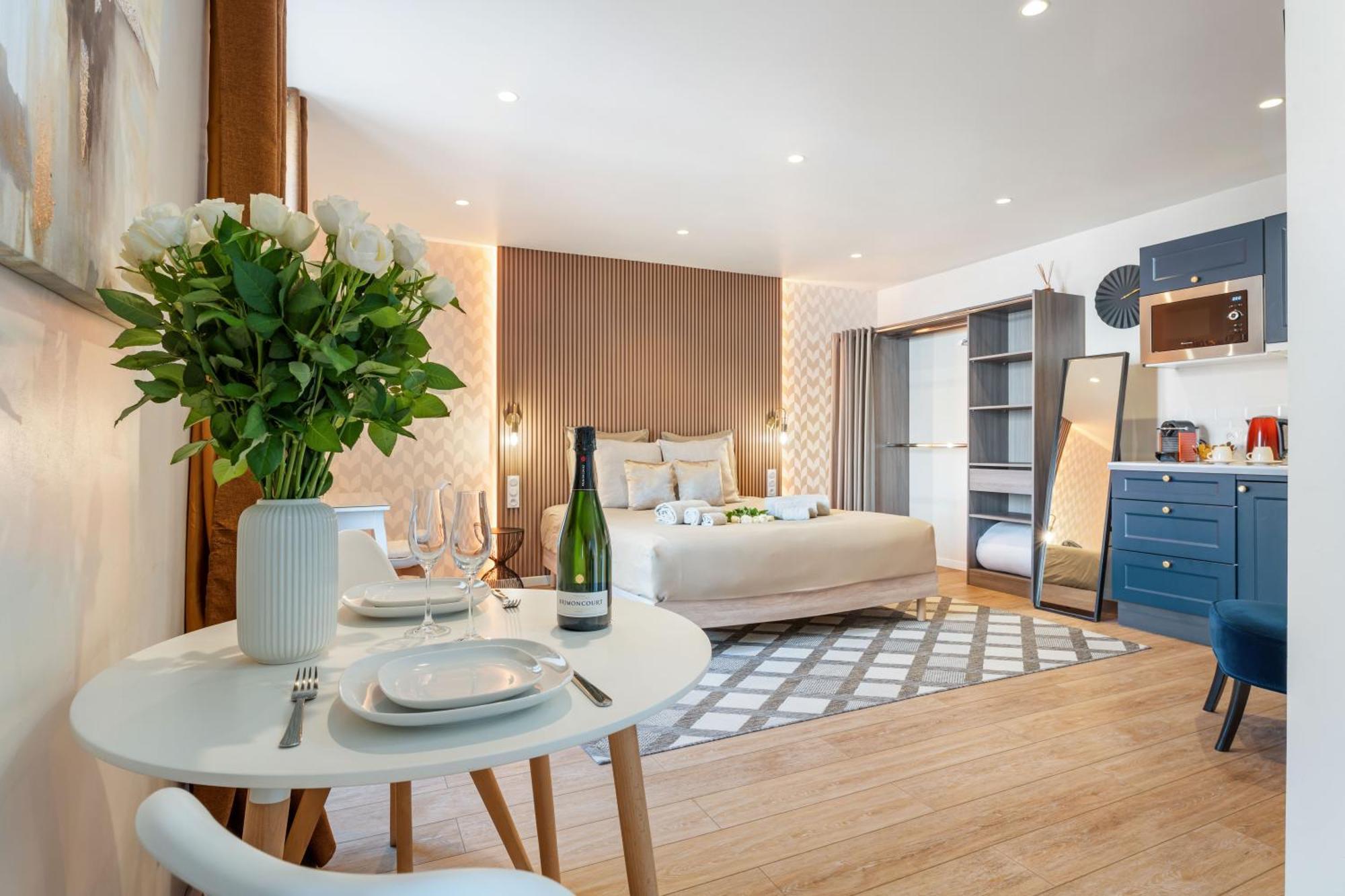 Nice Renting - Love Room Massena - Luxe Room - Jacuzzi - Terrace - King Bed - Ac 外观 照片